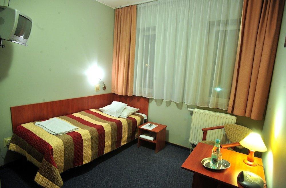 Hotel Zlote Deby Varsovia Exterior foto