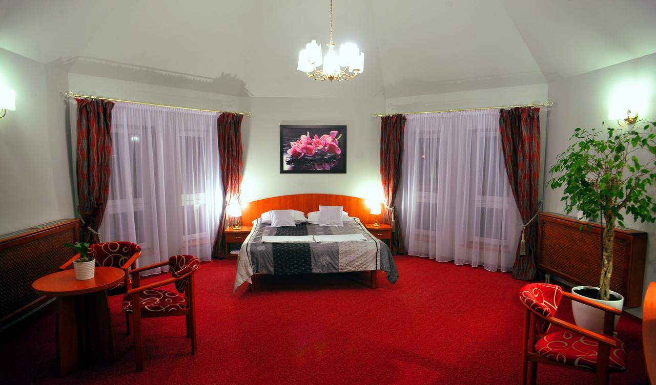 Hotel Zlote Deby Varsovia Exterior foto